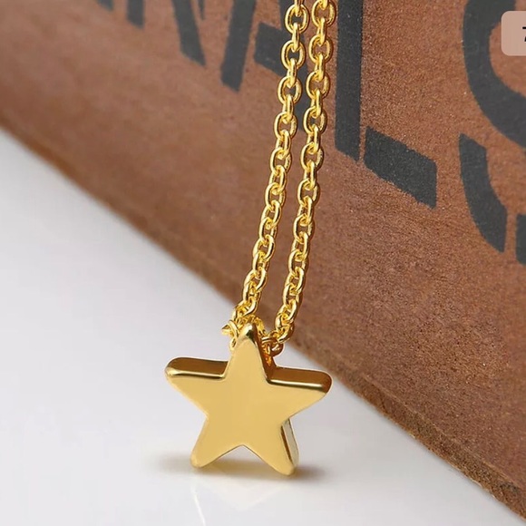 Jewelry - NWT • gold dainty star necklace Jewelry - NWT • gold dainty star necklace